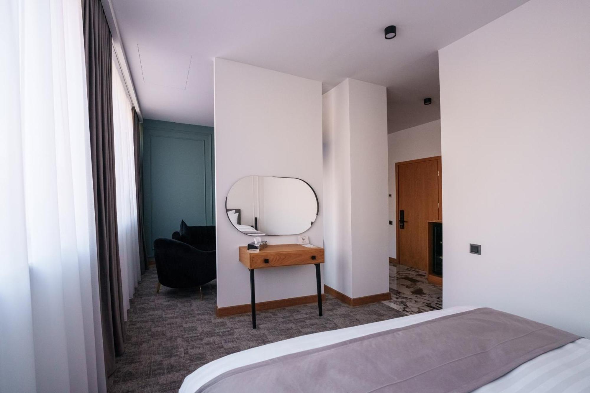 Revive Boutique Hotel Yerevan Exterior photo