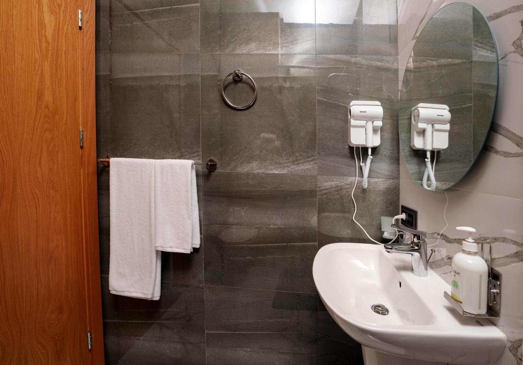 Revive Boutique Hotel Yerevan Exterior photo