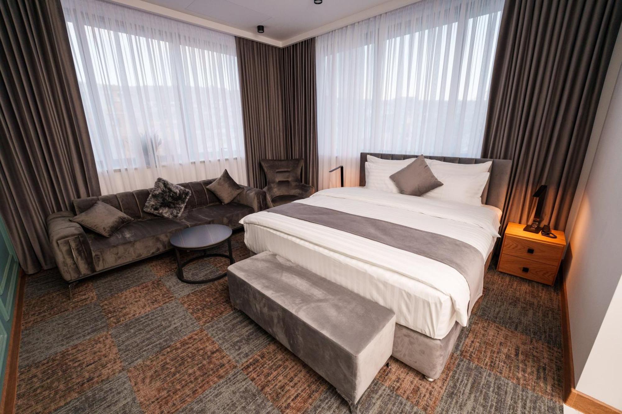 Revive Boutique Hotel Yerevan Exterior photo